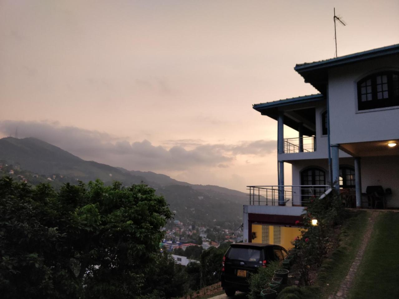 Sesatha Kandy Apartment Exterior photo