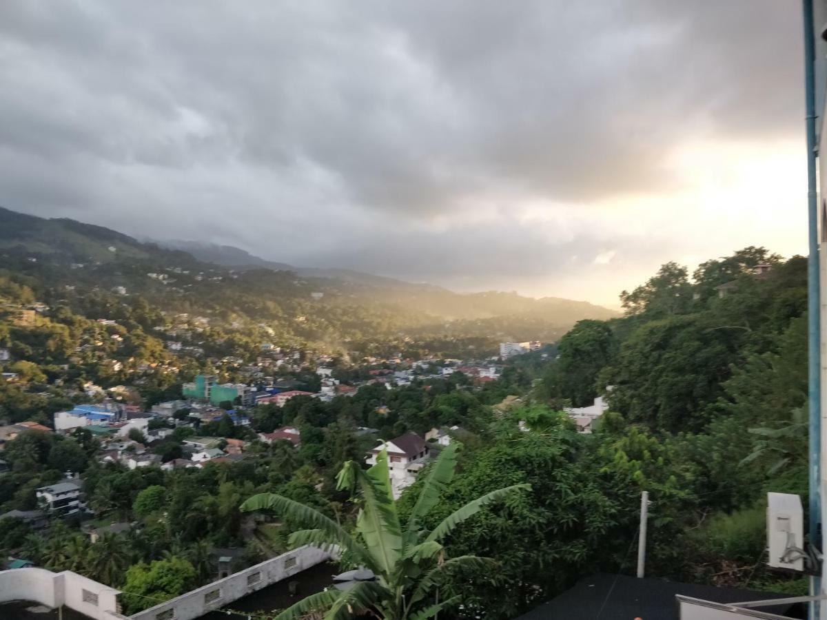 Sesatha Kandy Apartment Exterior photo