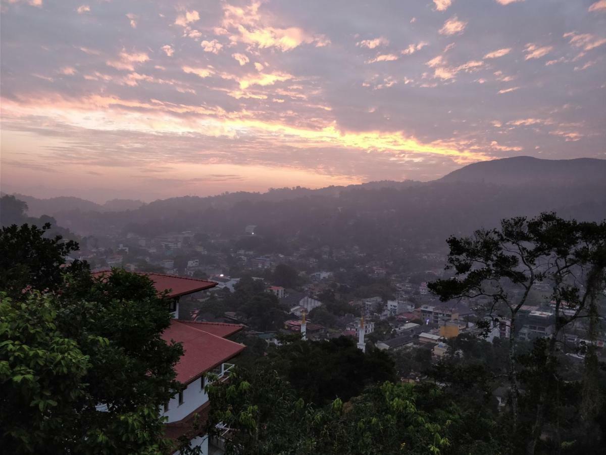 Sesatha Kandy Apartment Exterior photo